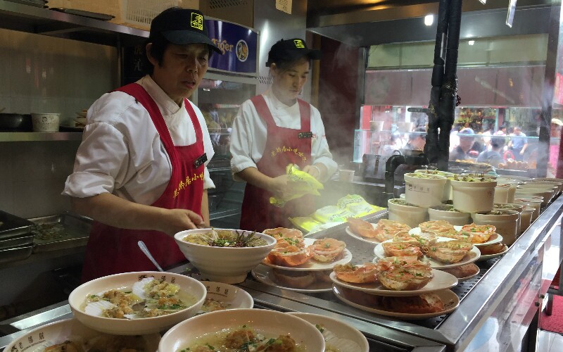 How to Eat Like a Local in Shanghai by Night