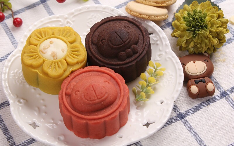 Chinese Mooncakes — Symbols, Flavors, Regional Varieties